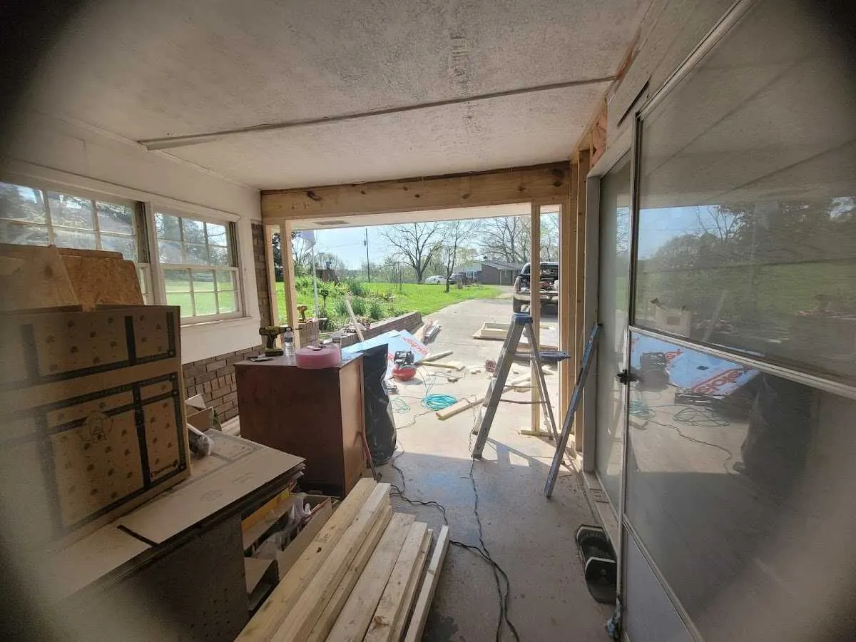 Air movers and dehumidifier for Water Mitigation Services in Dawsonville